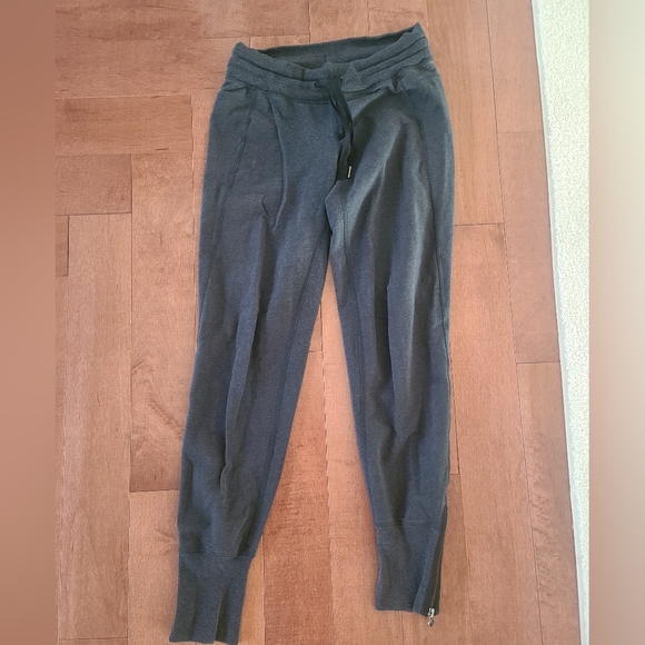 Lululemon joggers with zipper detail - Picture 2 of 3
